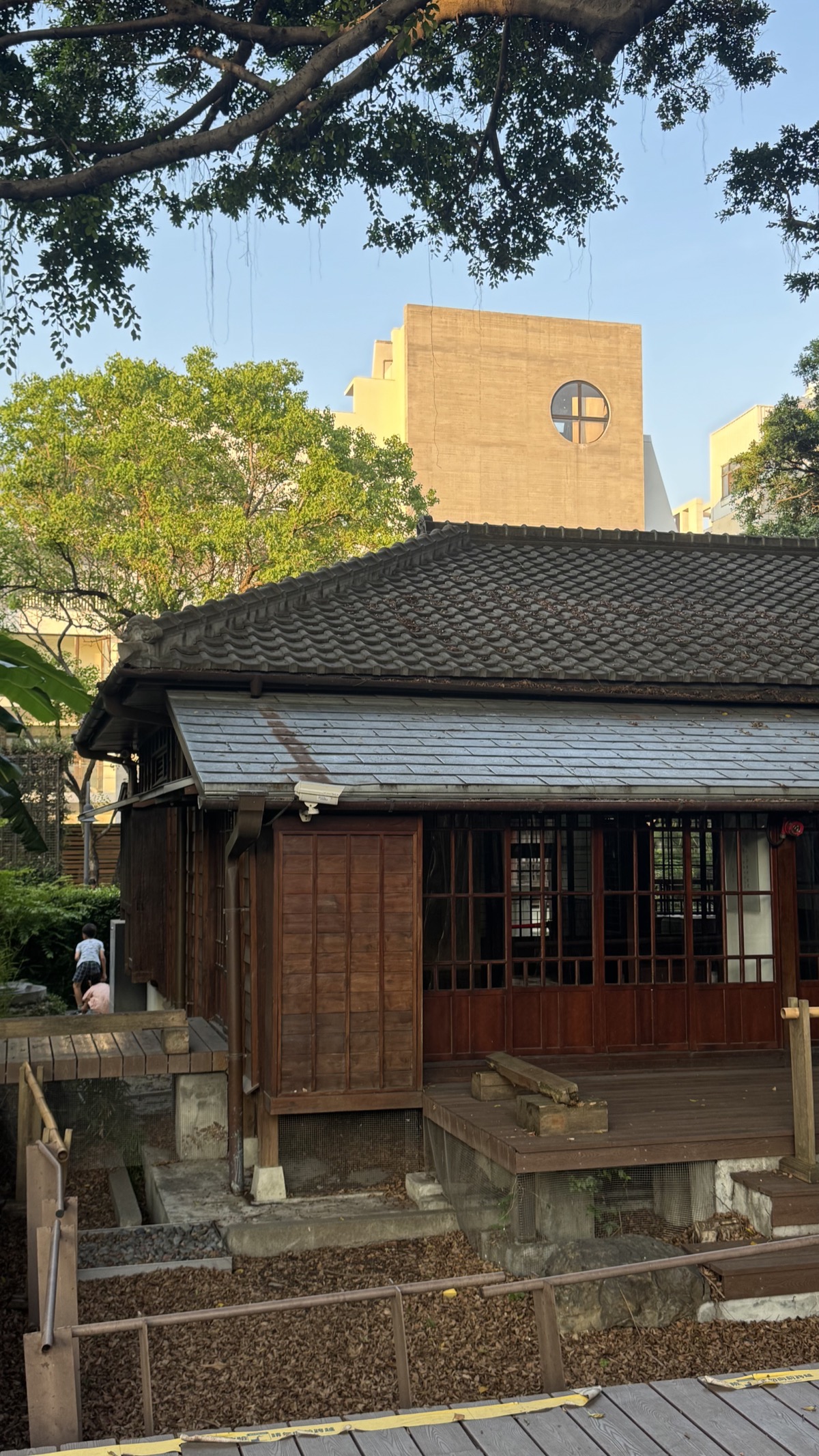台中西區台中文學館木造日式宿舍與庭園老樹
